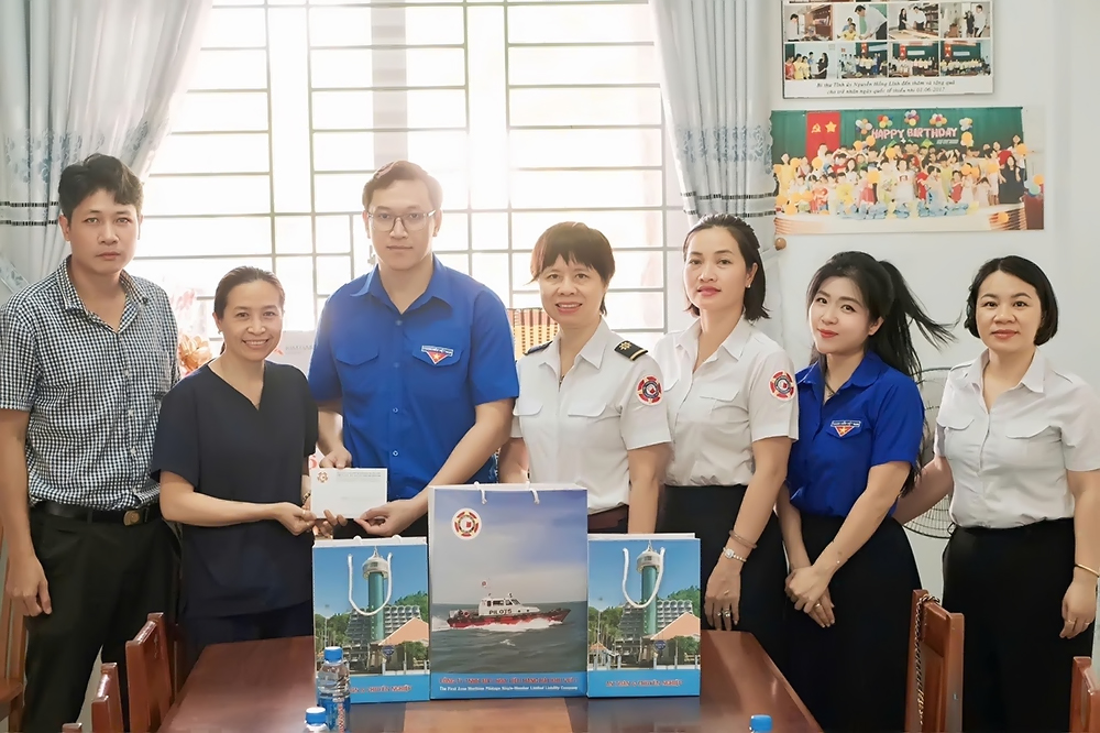 CHI ĐOÀN THANH NIÊN CÔNG TY HOA TIÊU HÀNG HẢI MIỀN NAM TÍCH CỰC HÀNH ĐỘNG VÌ CỘNG ĐỒNG NHÂN DỊP XUÂN BÍNH NGỌ